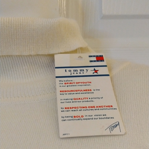 Tommy Hilfiger TN knitwear - NWOT - Picture 4 of 5